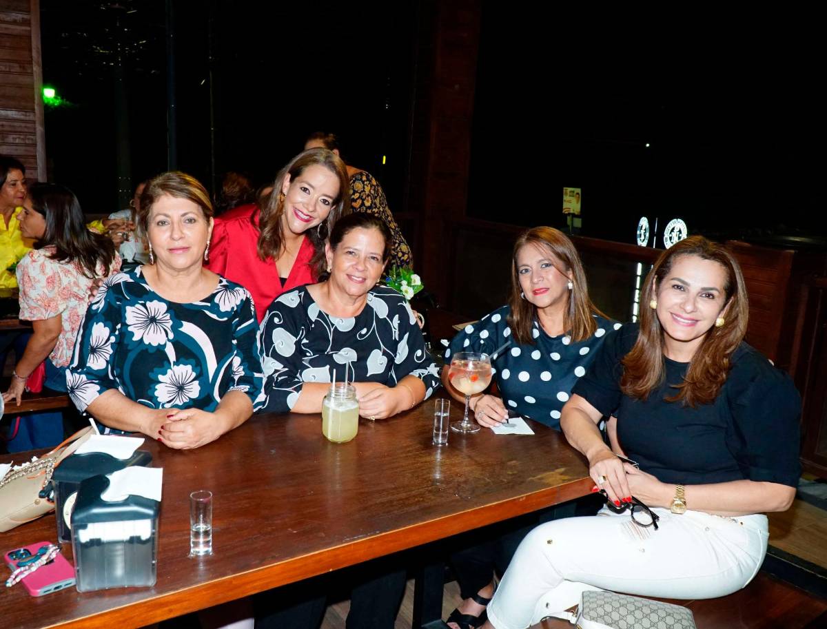 Tenistas celebran por sus logros deportivos