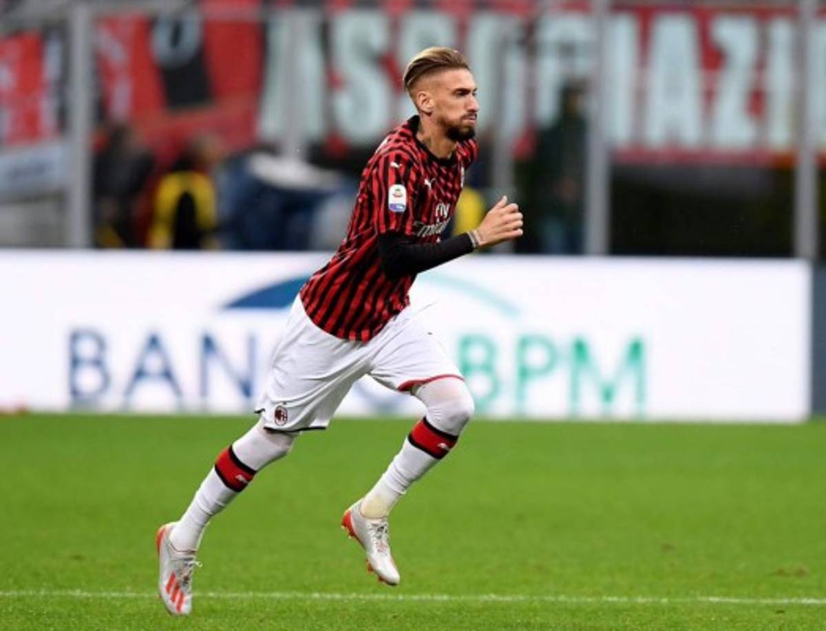 Apunta CalcioMercato que el Milan está pensando en desprenderse de Samu Castillejo. El extremo español no ha terminado de despuntar en Italia y el Villarreal lo esperaría de regreso para reforzar su plantel.