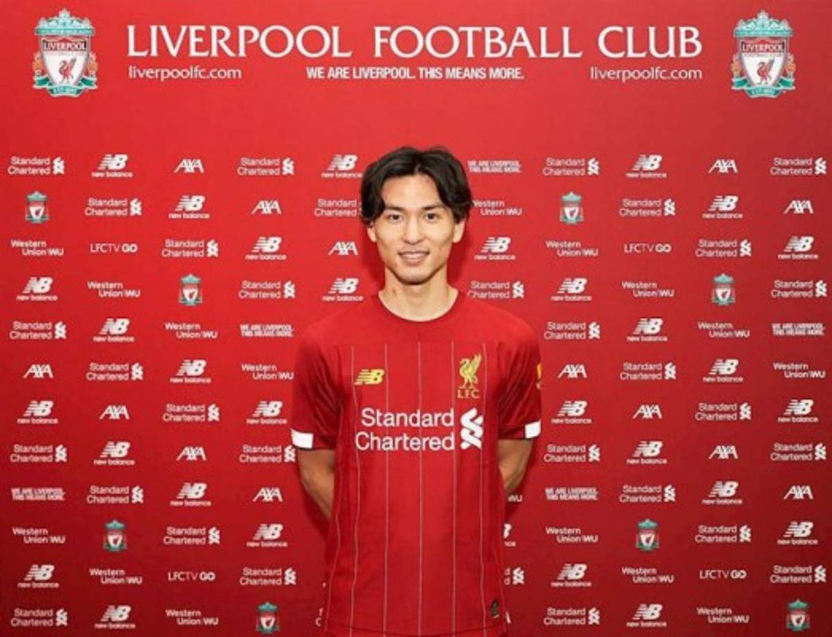 El delantero japonés Takumi Minamino, de 24 años, se convirtió hace unos días en el primer fichaje oficial del Liverpool, que pagó 7,25 millones de libras (8,54 millones de euros) al Red Bull Salzburgo. Firmó por cuatro años y medio.