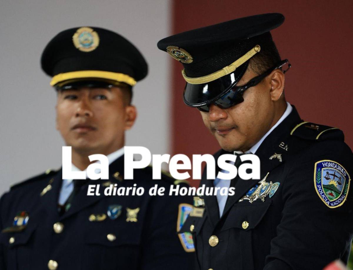 ¿Quién es el oficial que lloraba en el funeral del inspector Kevin Pérez?