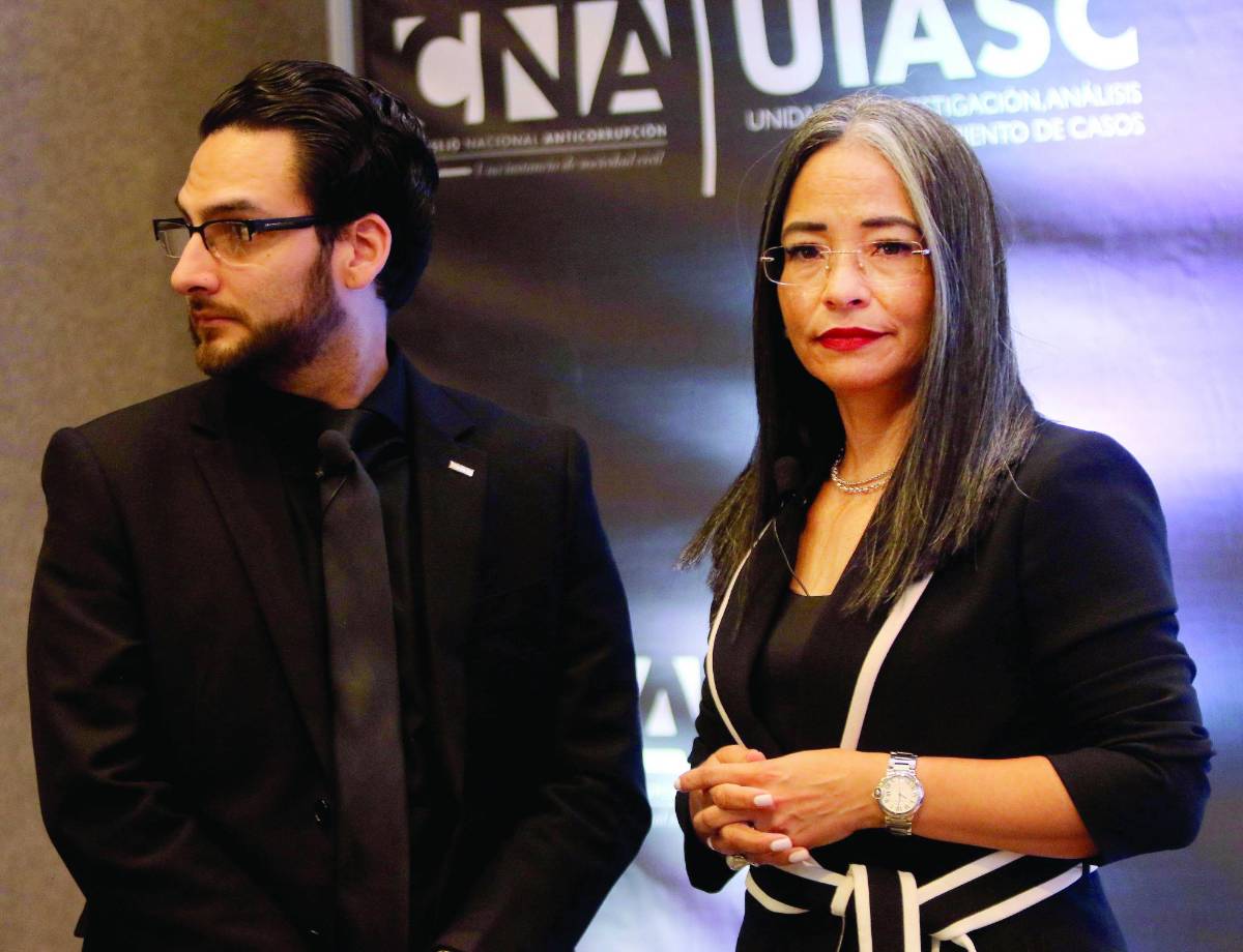 Gobierno duda de Gabriela Castellanos, sectores le dan espaldarazo