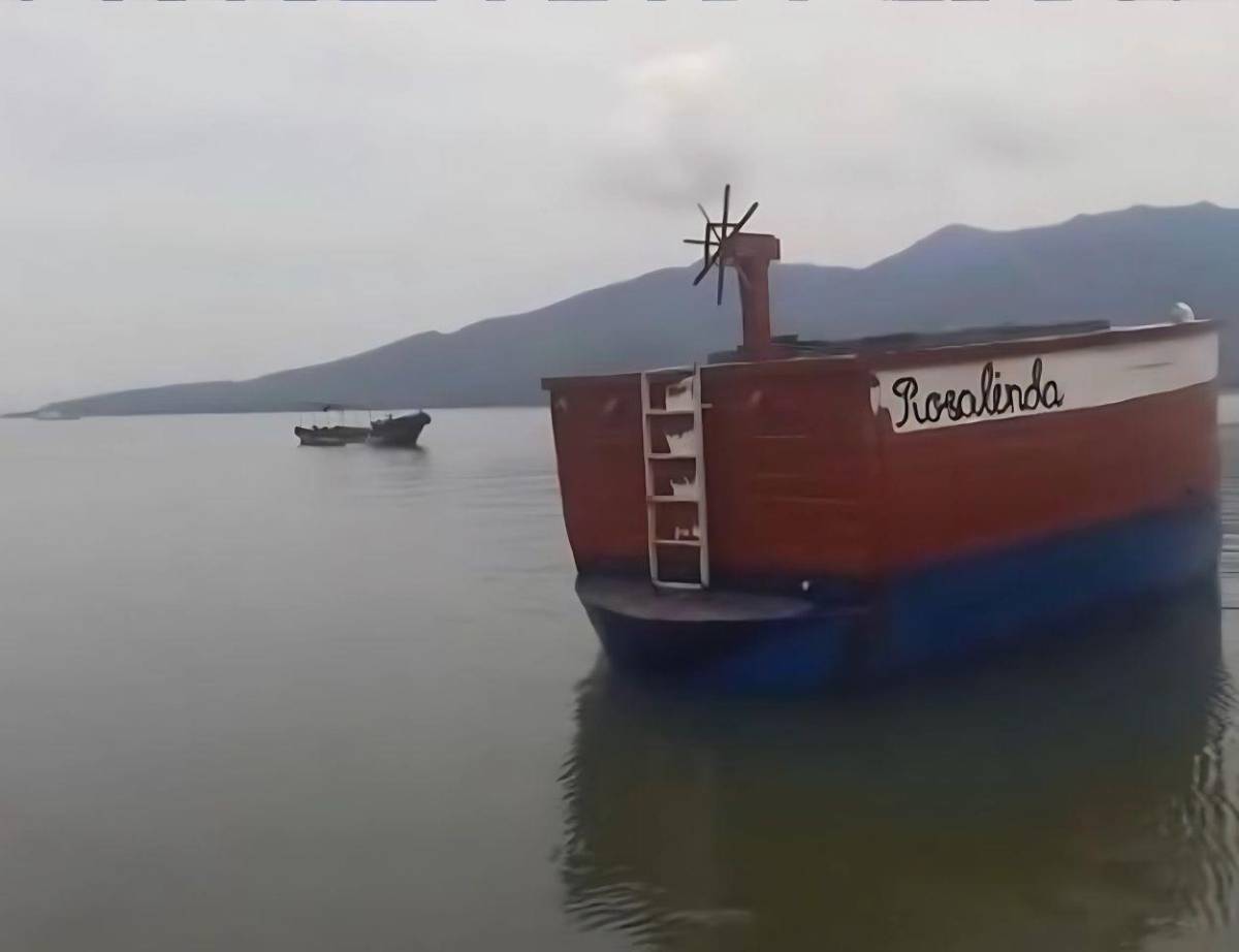 ¡Rosalinda lo logró! La embarcación hondureña por fin navega en el mar