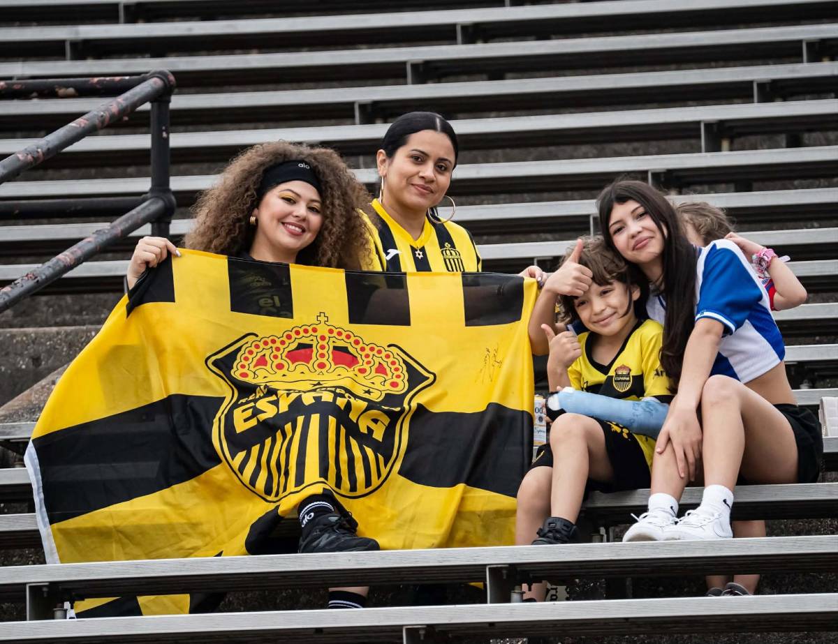 Colocha enamora en New Orleans, besos y ambientazo para los clásicos en EUA