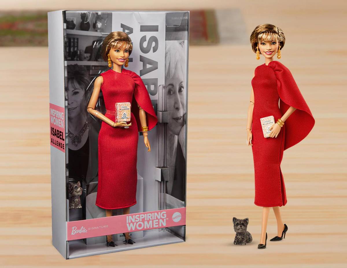 La escritora Isabel Allende ya tiene su muñeca Barbie
