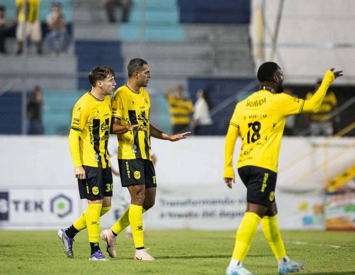 Festín en el Platense-Real España, show de Welcome y jugador salió en camilla