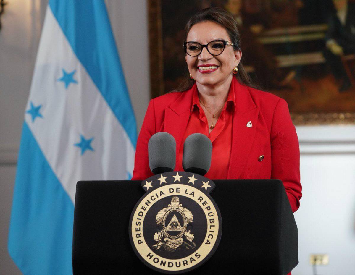 Xiomara Castro promete elecciones transparentes
