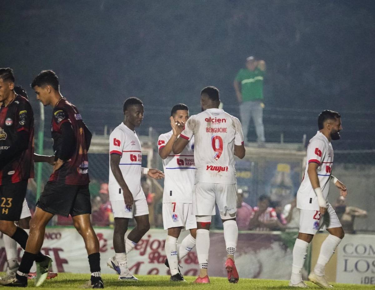 Olimpia da golpe al Choloma, 'intruso' se mete en pleno partido y Tiktoker cautiva