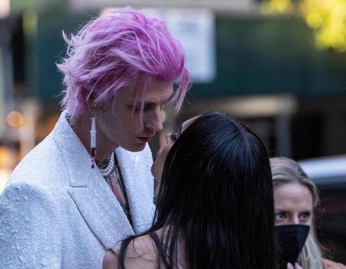 Megan Fox impacta con sensuales fotos en su regreso a Instagram