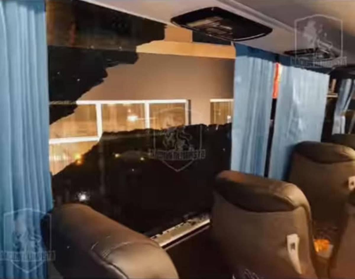 ¡Condenable! Atacan bus del Olimpia en Costa Rica: futbolistas vivieron momentos de terror