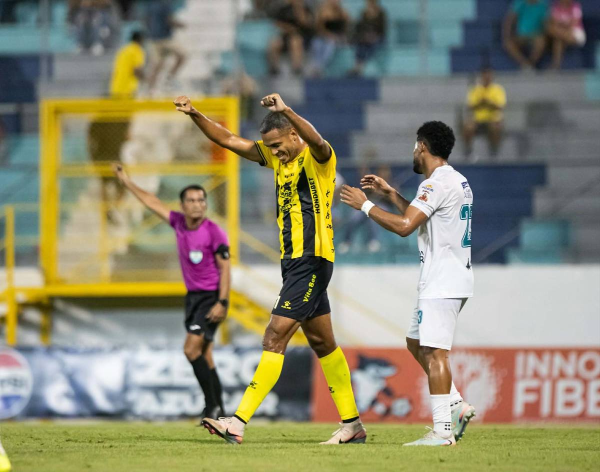Festín en el Platense-Real España, show de Welcome y jugador salió en camilla