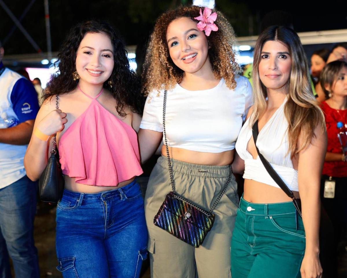 La juventud sampedrana disfrutó en el concierto de Beéle