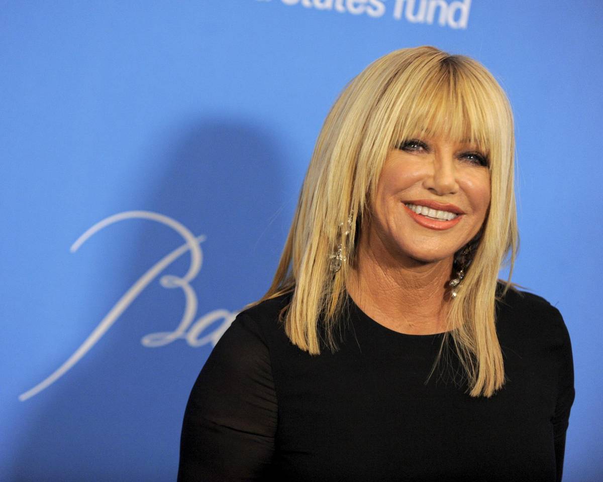 Murió Suzanne Somers, actriz de la serie “Tres son multitud”