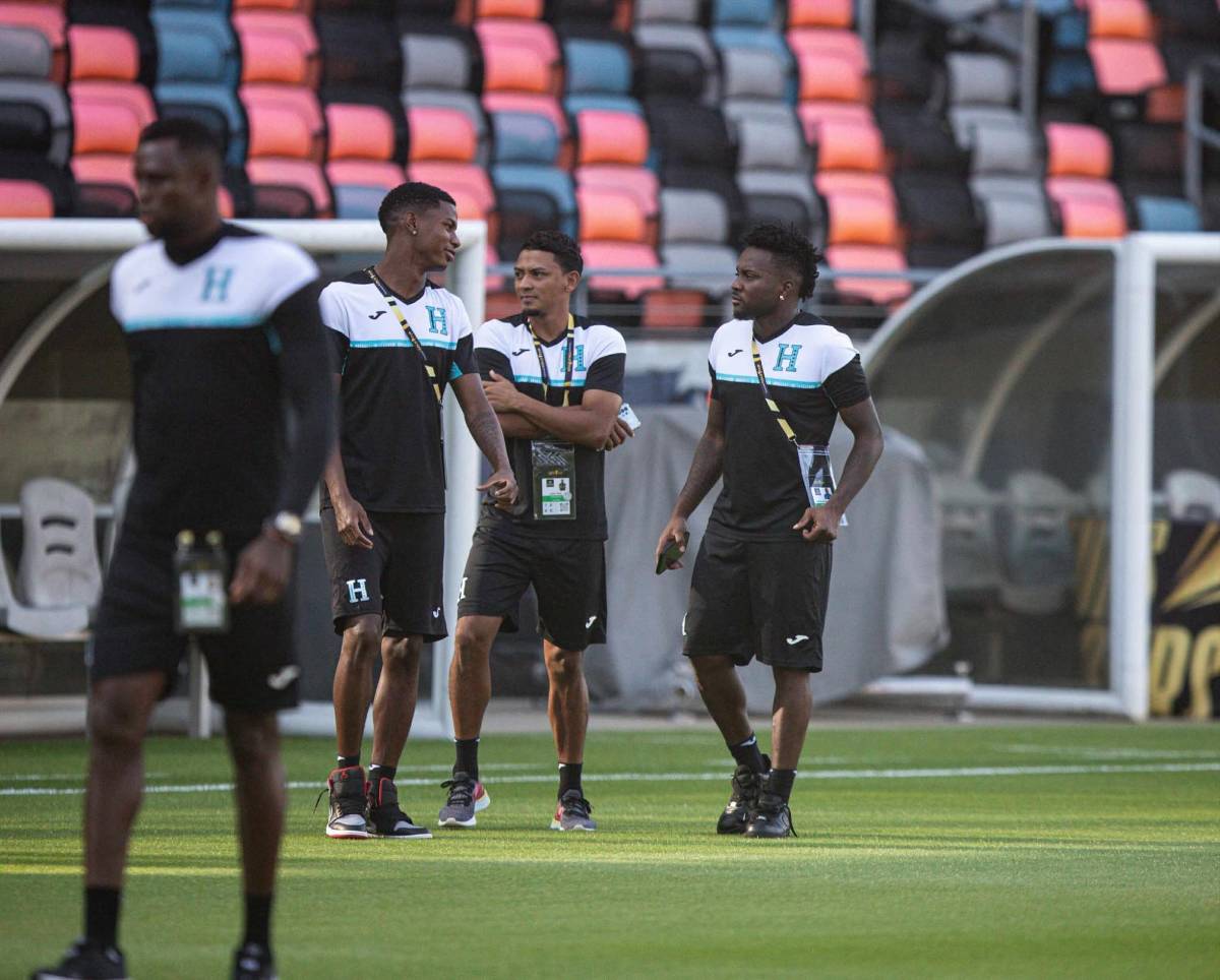Selección de Honduras recibe visita sorpresa, mujer presente y ¿qué pasó con Choco Lozano?