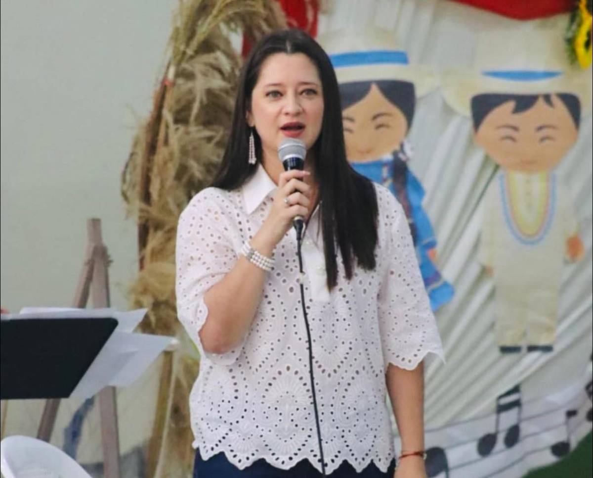 Iroshka Elvir a Scherly Arriaga: seguí haciendo campaña con los fondos de Sedesol