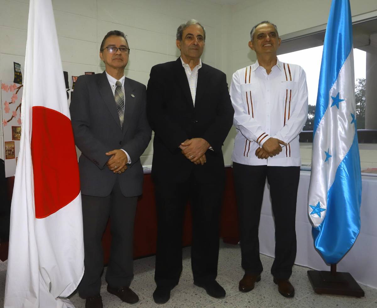 En fotos: exposición de calendarios japoneses en SPS