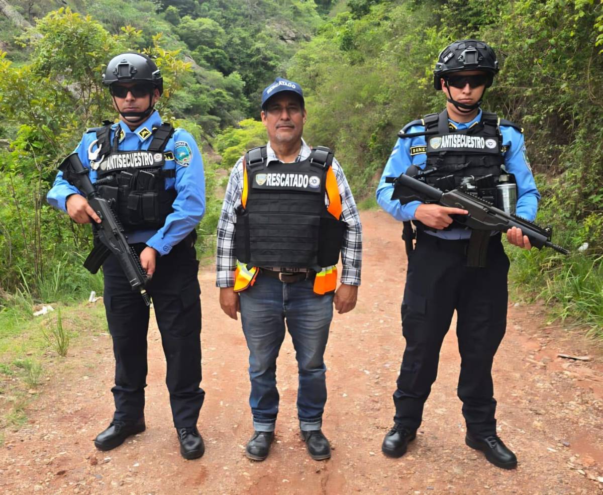 Citan a dos hombres para construir piscina y terminan secuestrados; policía los rescata