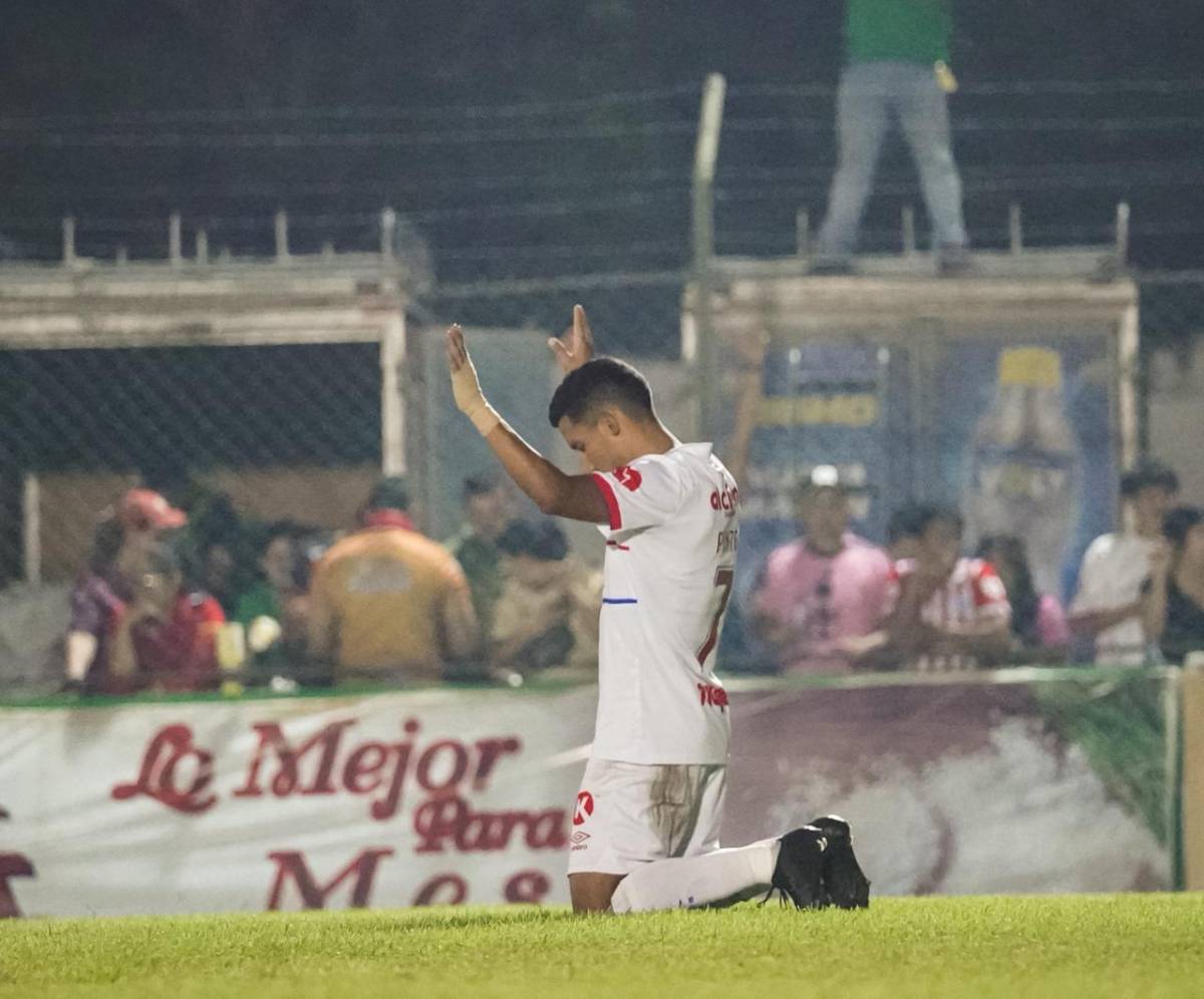 Olimpia da golpe al Choloma, 'intruso' se mete en pleno partido y Tiktoker cautiva