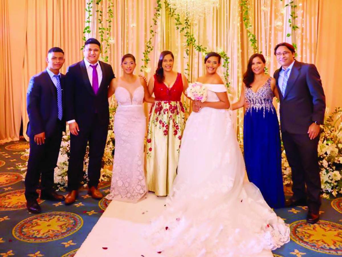 Edwin y Merari contraen matrimonio civil rodeados de amor