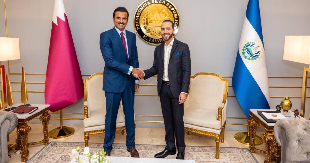 Bukele receives the Emir of Qatar at the El Salvador Presidential Palace