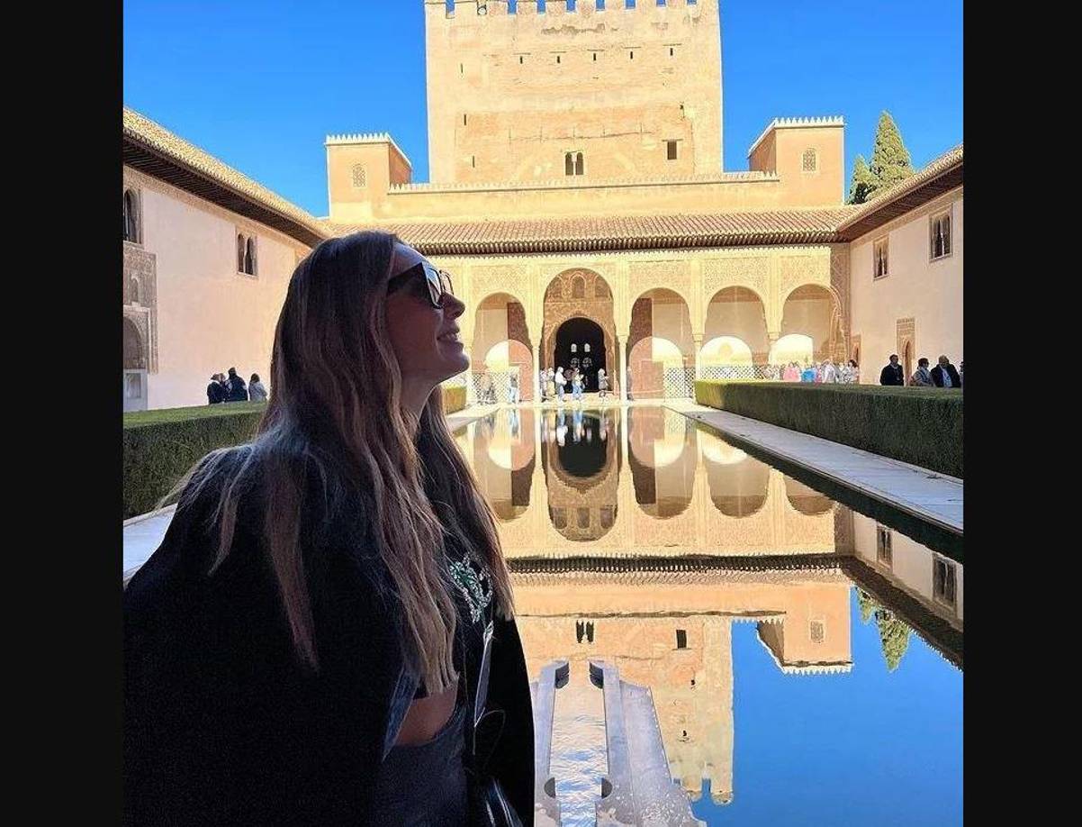 Por su parte, Elizabeth Gutiérrez ha compartido varias postales de sus idílicas vacaciones en España. 