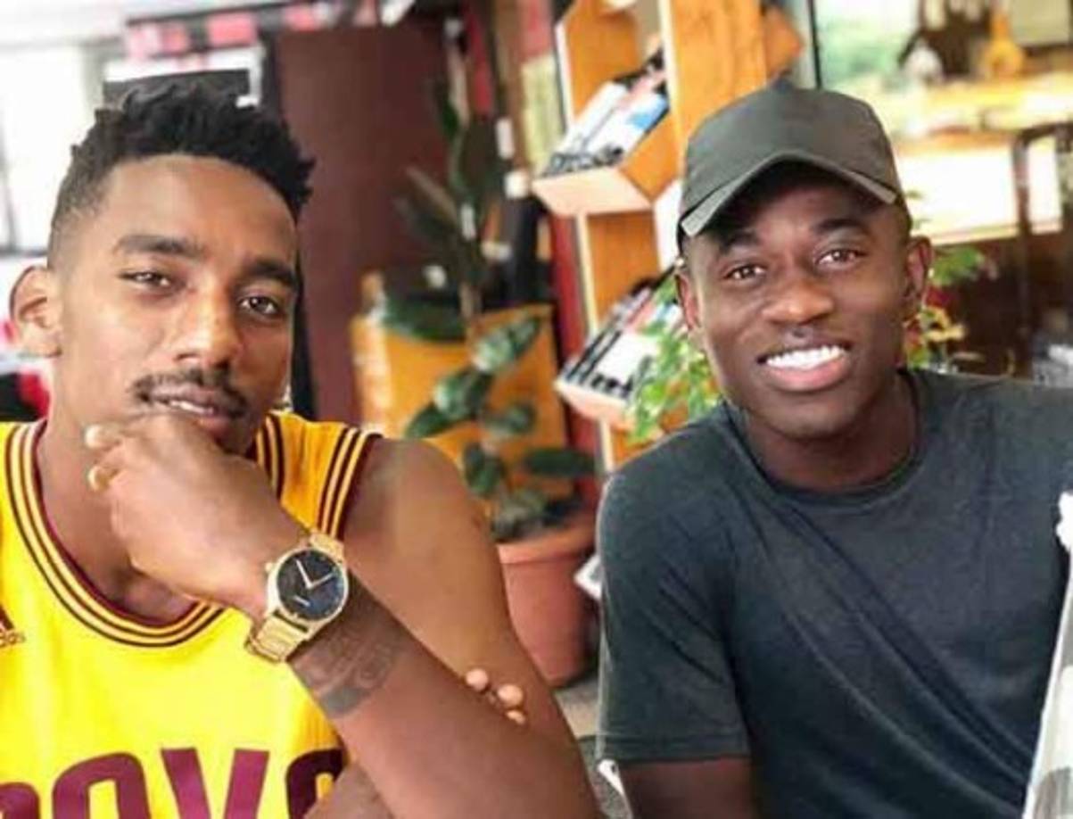 Bryan Róchez comparte en el Nacional con el también hondureño Wesly Decas.