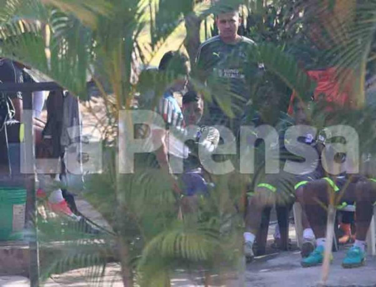 Nahún Espinoza no perdió tiempo y se ha puesto a trabajar en el Olimpia; ya se enfoca en el duelo de este domingo ante Motagua.