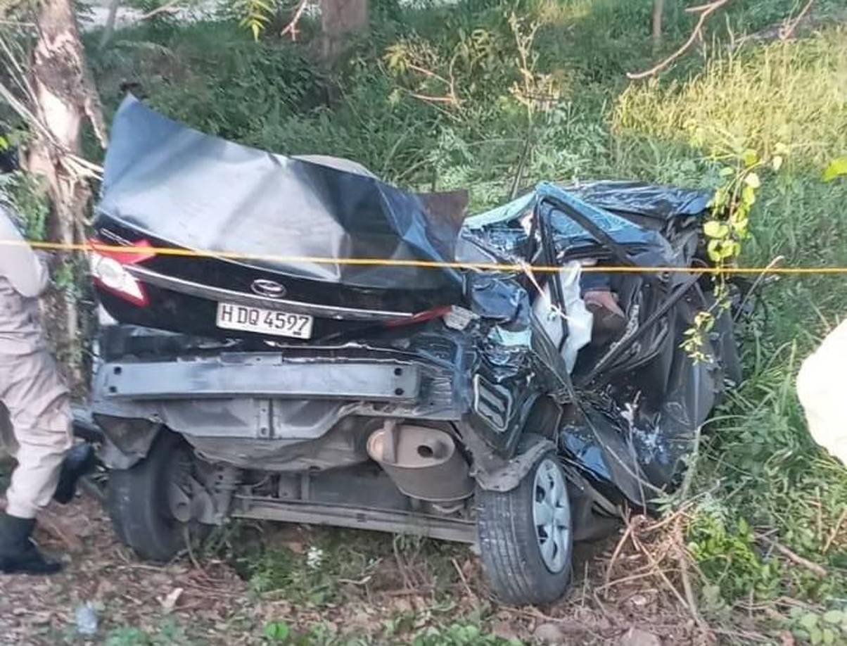 Las víctimas del accidente se conducían en un vehículo, tipo turismo. 