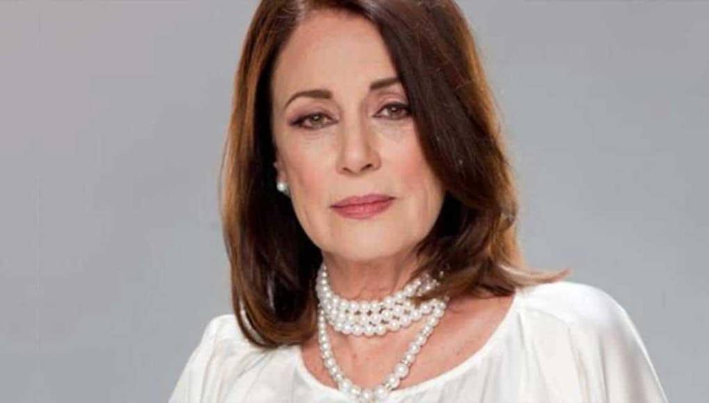 Estudió teatro con directores mexicanos como Carlos Ancira y José Luis Ibáñez. Siguió participando en cintas como <i><b>El club de los suicidas</b></i> (1970),<i><b> Las chicas malas del Padre Méndez </b></i>(1970),<b> </b><i><b>Cruz de amor</b></i> (1970),<b> </b><i><b>La casa del Sur </b></i>(1975), <i><b>Muñeca Reina</b></i> (1972),<b> Una vez un hombre </b>y <i>Ángeles y querubines </i>(1971).