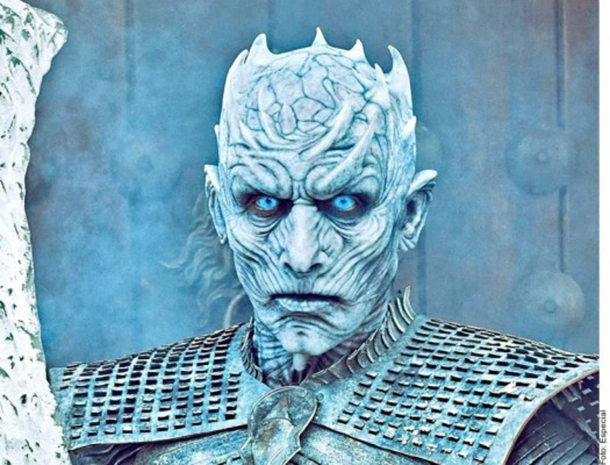 'Night King' (Vladimir Furdik) <br/><br/>El principal antagonista de la temporada era uno de los primeros habitantes de Westeros, pero fue convertido en 'White Walker' por los Hijos del Bosque para luchar con los Primeros Hombres.<br/><br/>Posee habilidades para reanimar a los muertos y ahora tiene bajo su control a uno de los dragones de Daenerys, Viserion, que finalmente logró derribar parte de The Wall.<br/>