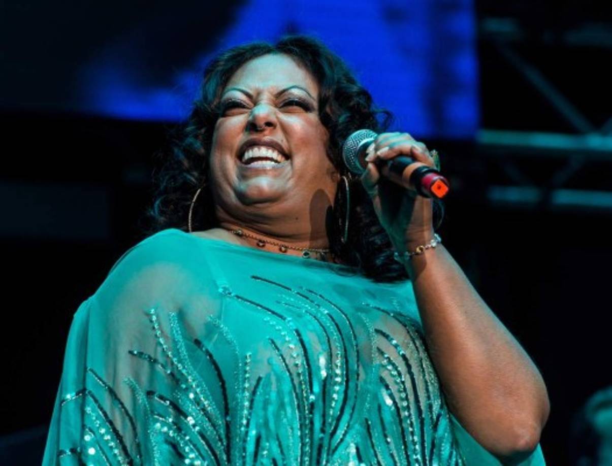 La India conquistó a su público con sus más madres éxitos.-