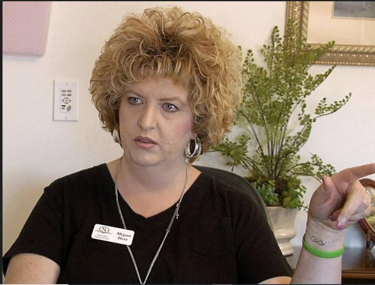 Hess se negó a dirigirse a la corte. Una audiencia de restitución a la víctima fue programada para marzo.