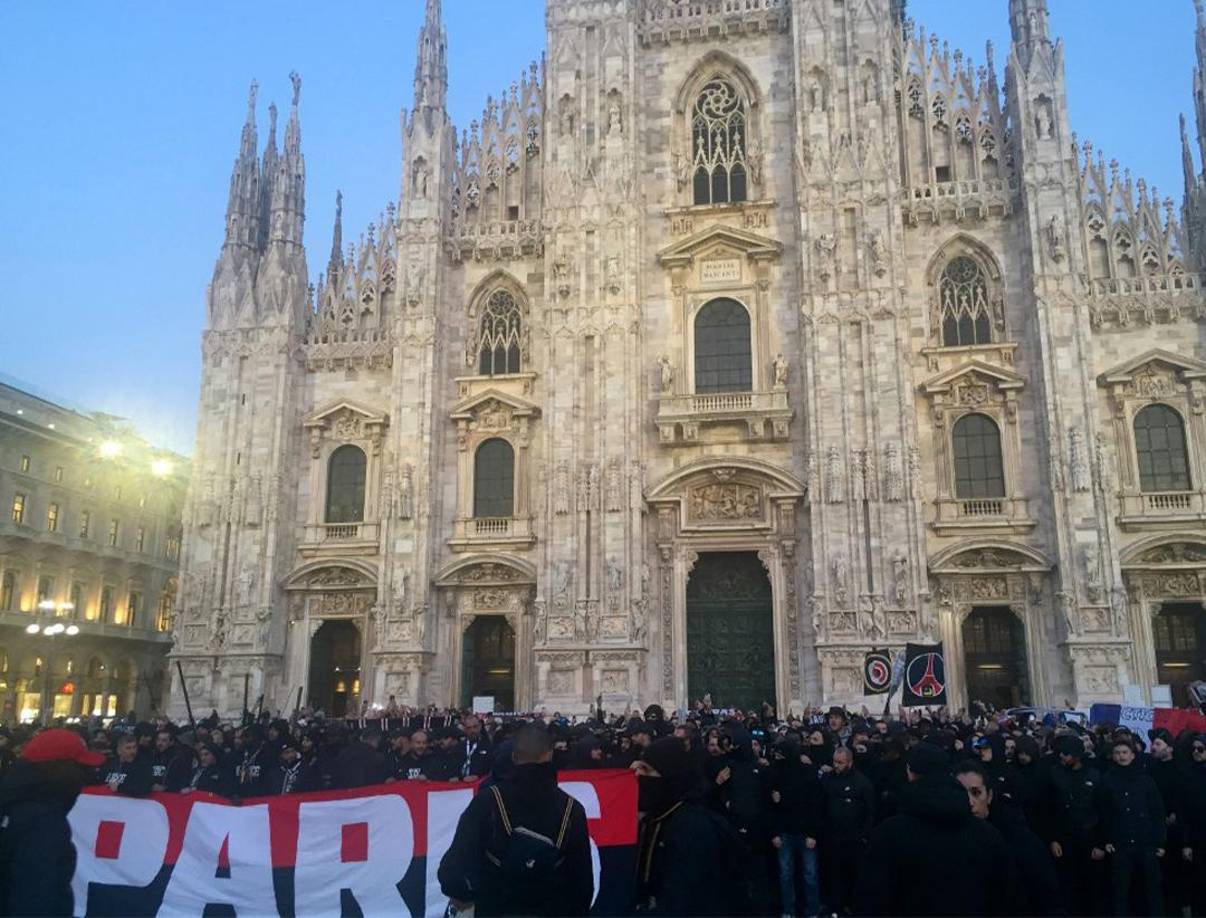 El aficionado francés, cuya identidad no se ha revelado, “fue gravemente herido con dos puñaladas en la pierna” y rápidamente fue hospitalizado, indicó la policía en un comunicado.