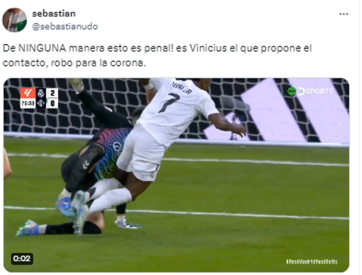 Muchos mostraron su indignación por el penal a favor del Real Madrid, que terminó con el 2-0 definitivo, pero la jugada fue analizada por el juez y el VAR.