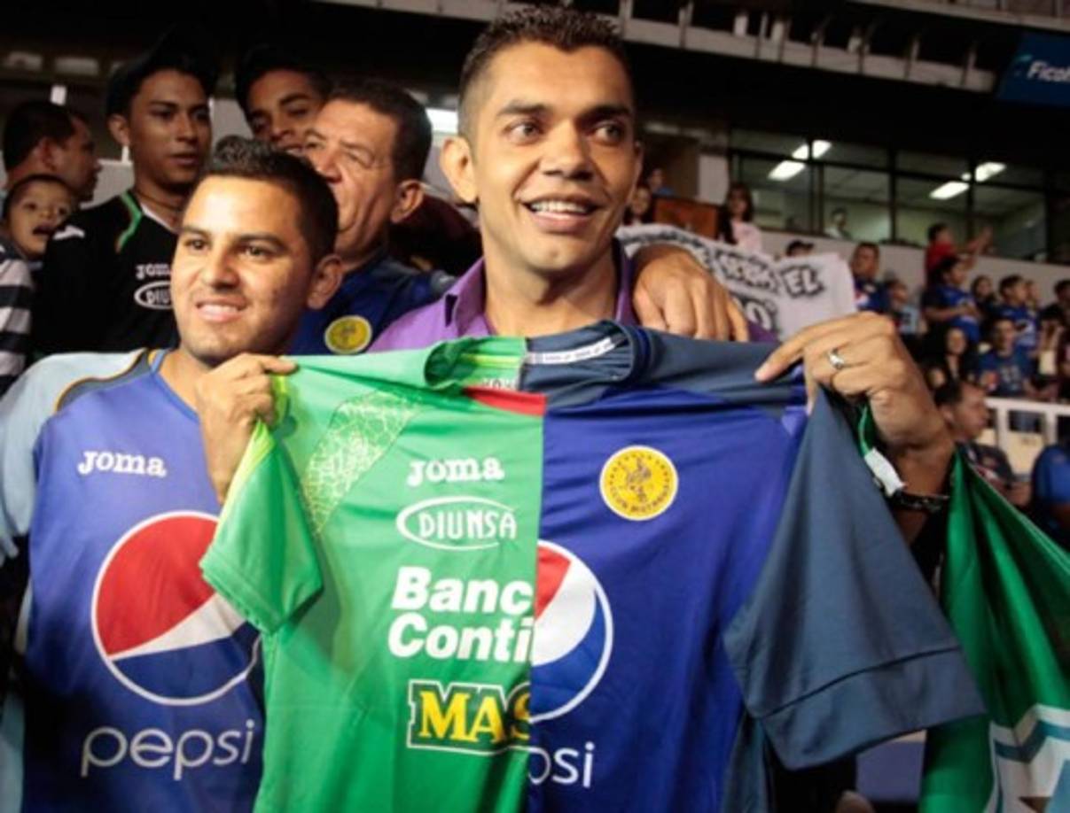 Que Amado Guevara jugara profesionalmente en Honduras con otra camiseta que no fuera la de su querido Motagua.