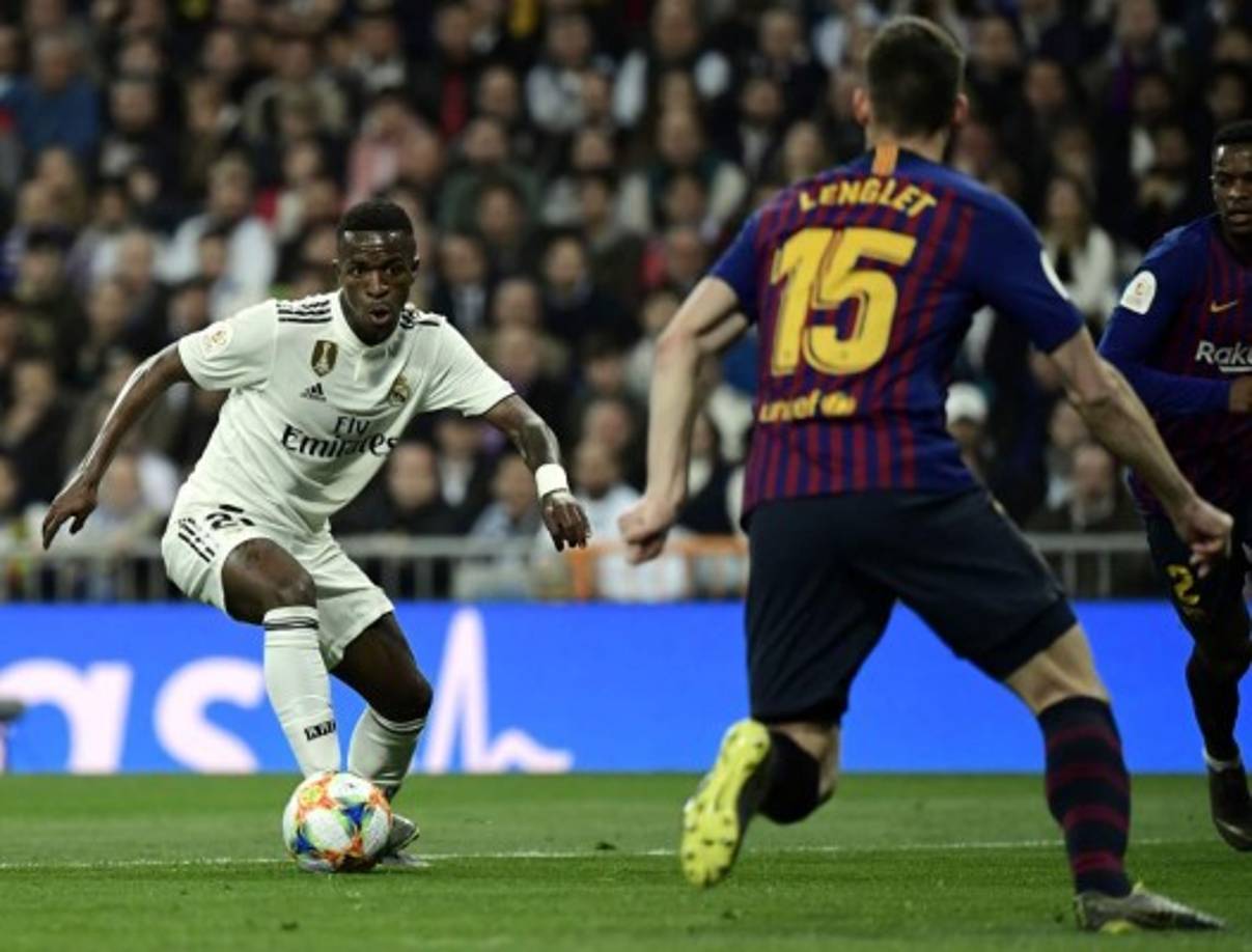 Vinicius (8): el mejor del Real Madrid y a la vez el más desacertado, perdonando numerosas ocasiones claras que habrían decantado la semifinal de lado madridista. Le buscaron todos sus compañeros por su facilidad de superar rivales y generar peligro. Dejó alguna jugada de genio, como una acción en la que sentó a todos pisando el balón y con recortes en carrera antes de acariciar el gol. Fue incapaz de superar a Ter Stegen.