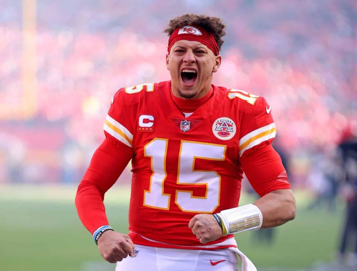 18. Patrick Mahomes (fútbol americano) - Tres veces campeón del Super Bowl, todas siendo el MVP. Dos veces MVP de la NFL y seis veces Pro Bowler.