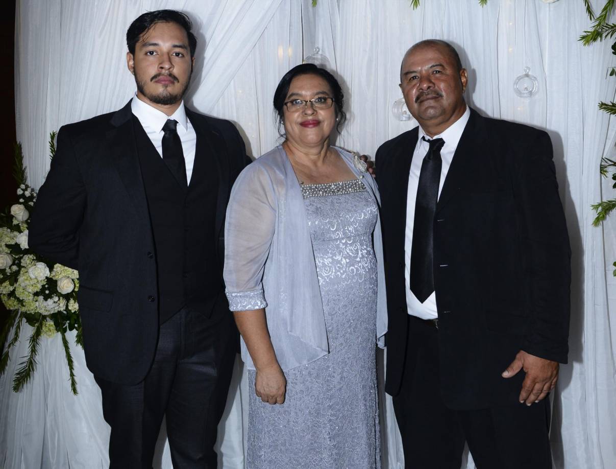 Mario Arrazola, Ma. Adalinda Quintanilla y Mario Francisco Arrazola