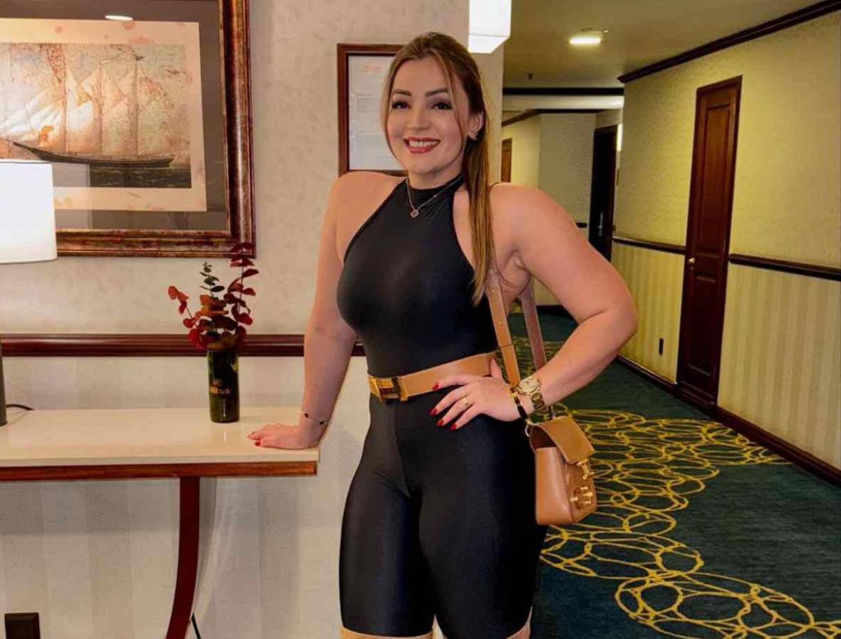 La emoción invadió a la esposa de Emilio por el concierto del grupo Aventura en San Pedro Sula. 