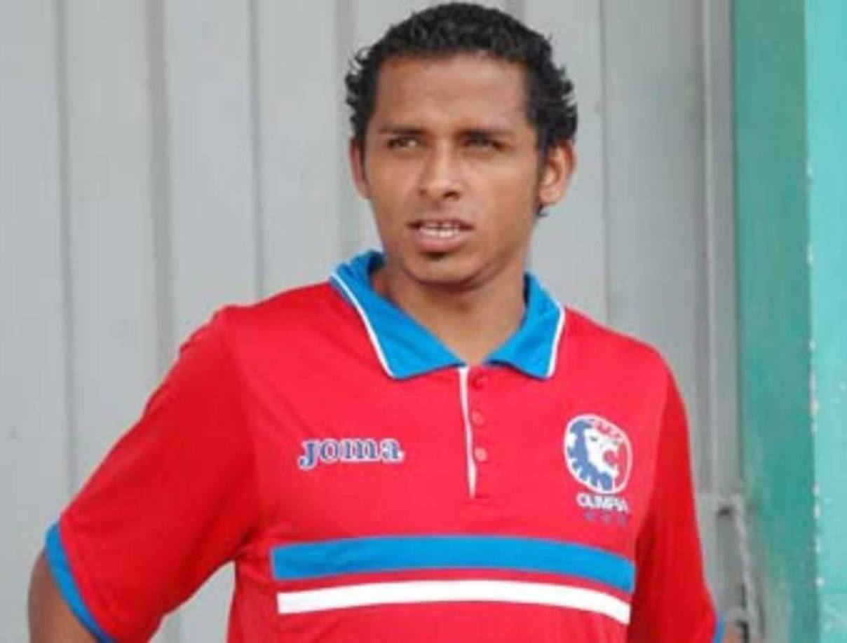 “Siempre soy así, nací para ser alegre en esta vida, Primi me dijo muy claro, me gusta que vos le metás ritmo al equipo, que andés alegre, que la vivas, pero a la hora de los partidos necesito seriedad, no quiero loqueras, te quiero serio en la cancha, si entro a una charla y se me ocurre decir algo, lo hago, él me lo permite, pero la llevo suave”, señaló en su momento acerca de su personalidad.