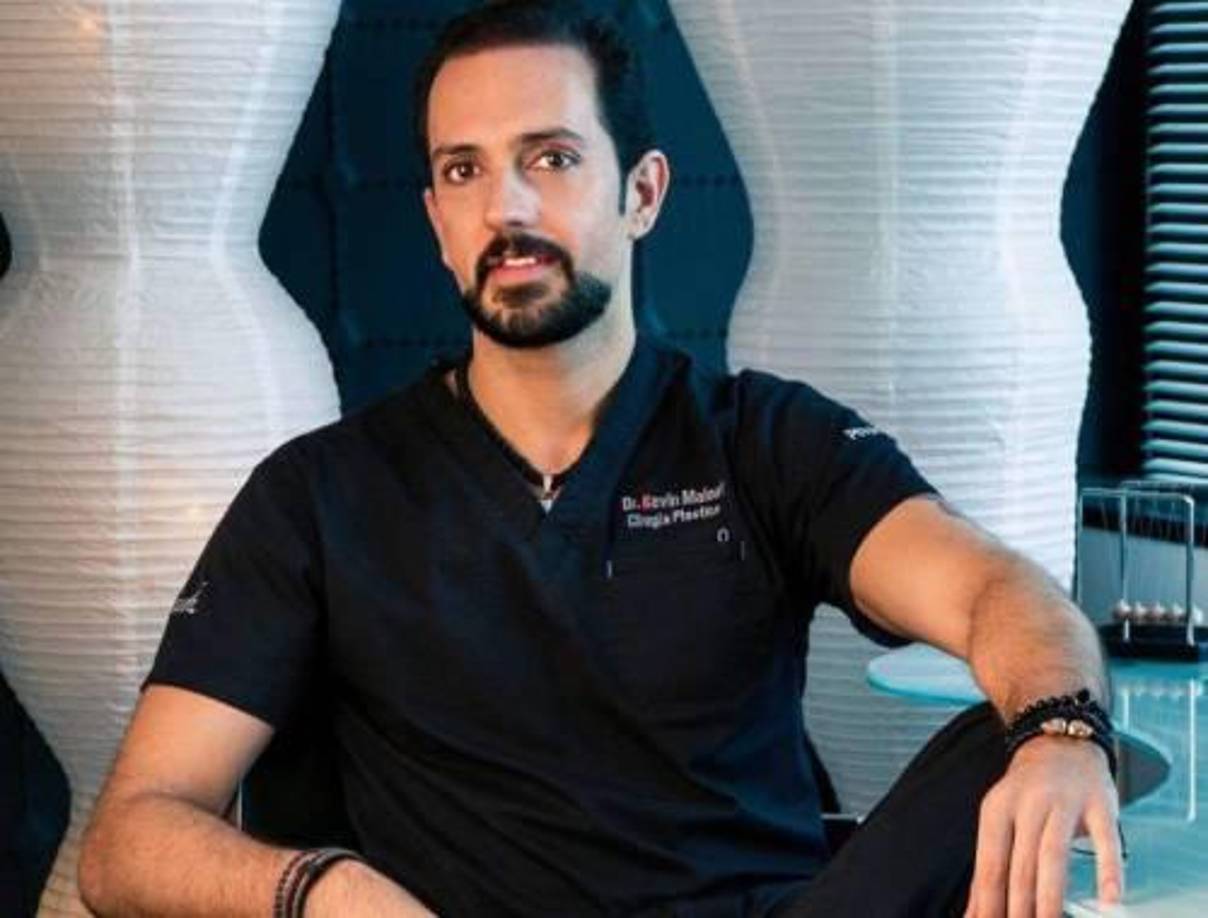 El doctor Kevin Malouf fue quien le realizó la operación a Floridalma. “Mi mamá ya se había realizado una operación con él, así que confiaba en él”, reveló José.