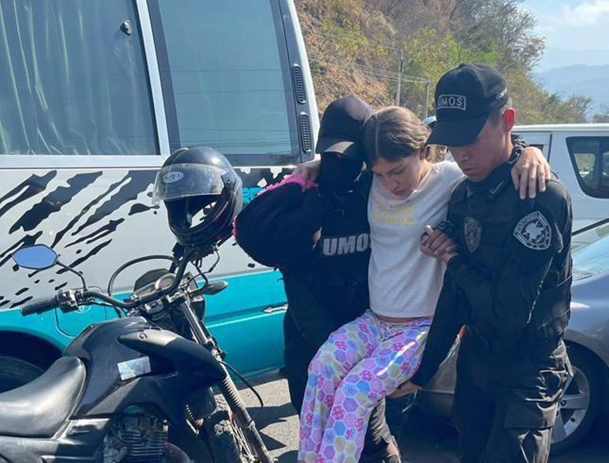 La acción de los efectivos policiales se produjo durante una protesta en la carretera que conecta el departamento de Olancho con Tegucigalpa. 