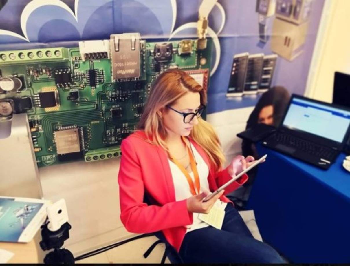 La joven, responsable administrativa y presentadora de TVN Ruse, recibió un golpe en la cabeza y fue estrangulada. Su cuerpo fue encontrado en el parque Ruse.