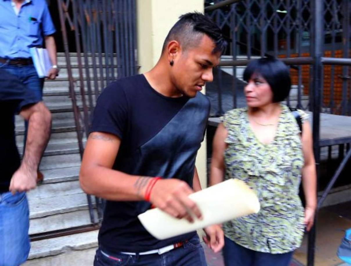 Mario Martínez: El mediocampista fue denunciado ante el Ministerio Público por el delito de negación de asistencia familiar en el 20014.