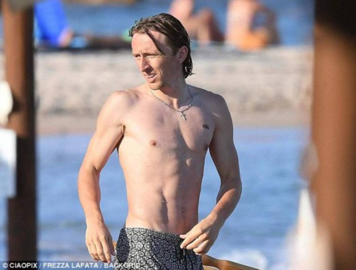 Mientras se habla de su futuro, Modric se encuentra disfrutando de sus vacaciones luego de que llegó hasta la final del Mundial de Rusia con Croacia en donde perdieron ante Francia.