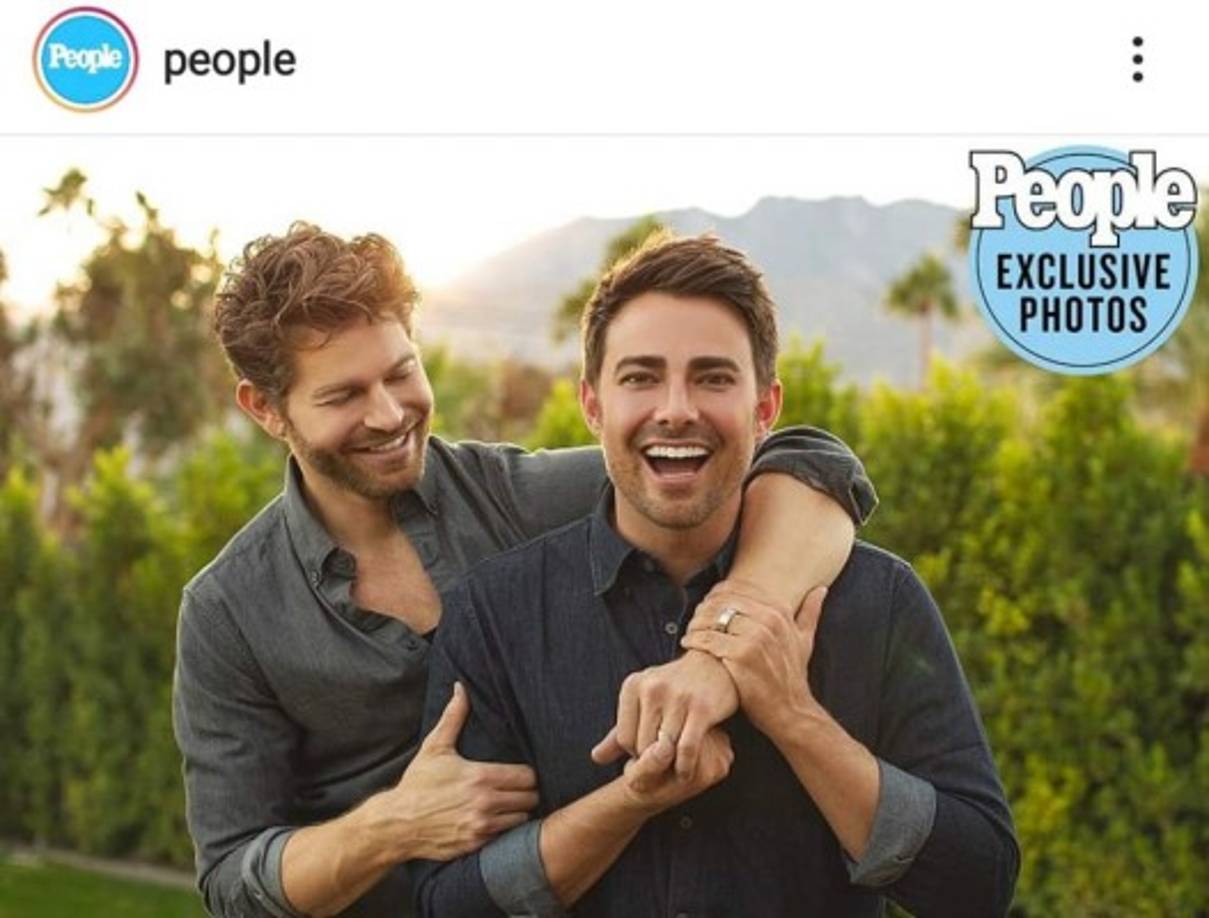 Bennett protagoniza la nueva película navideña 'The Christmas House', de Hallmark Channel. Mientras Bennett estaba fuera de Estados Unidos grabando la cinta, Vaughan se puso manos a la obra para preparar una dulce y romántica pedida de mano.