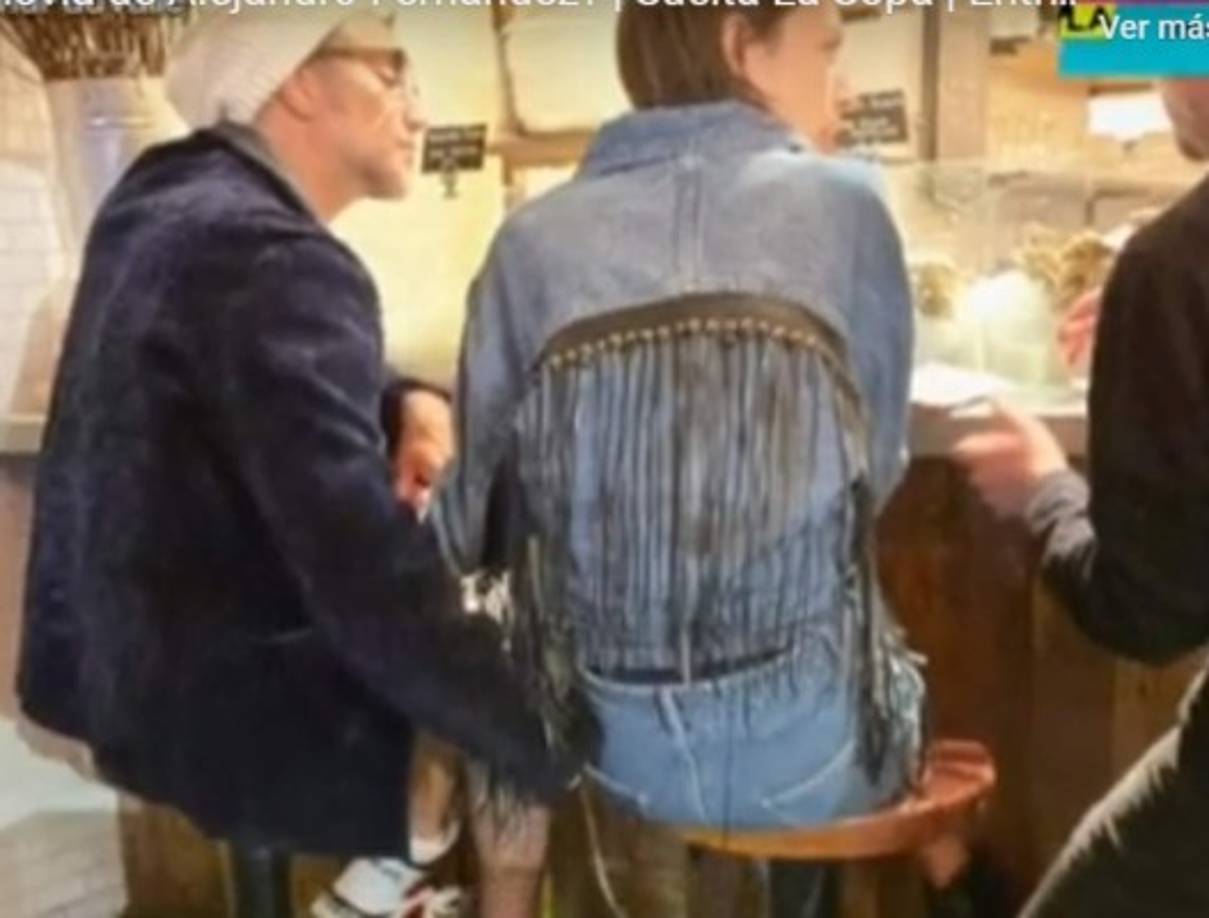 Alejandro Fernández fue captado de forma muy cariñosa por las cámaras de 'Suelta la Sopa' junto a la modelo Ana Paula Valle.