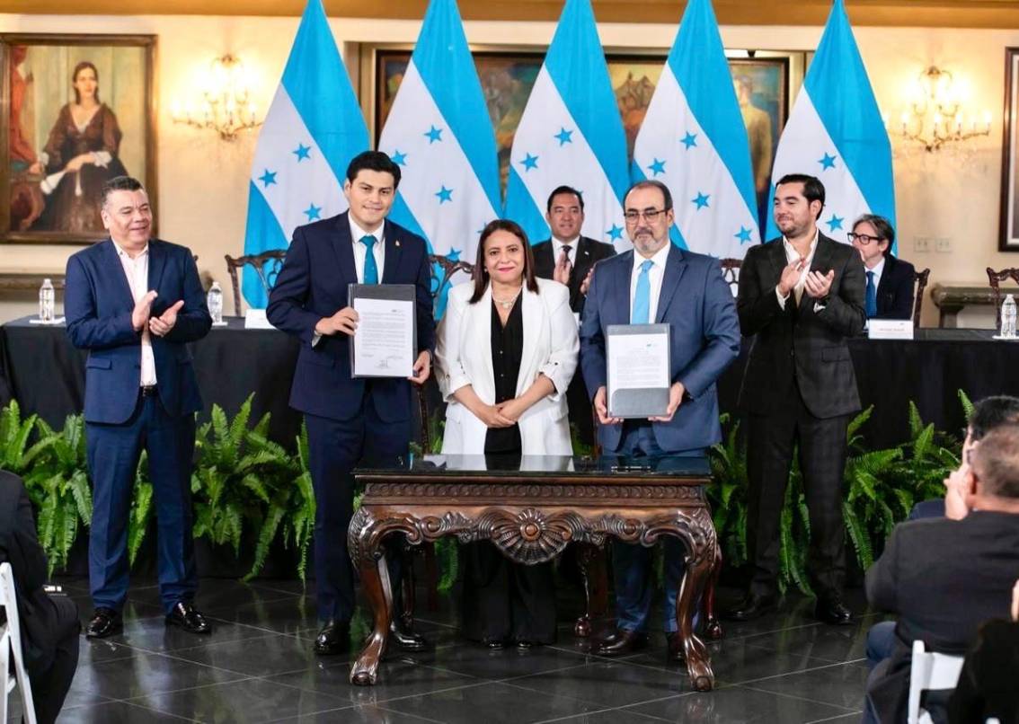 Gobierno suscribe préstamo con la CAF por 350 millones de dólares