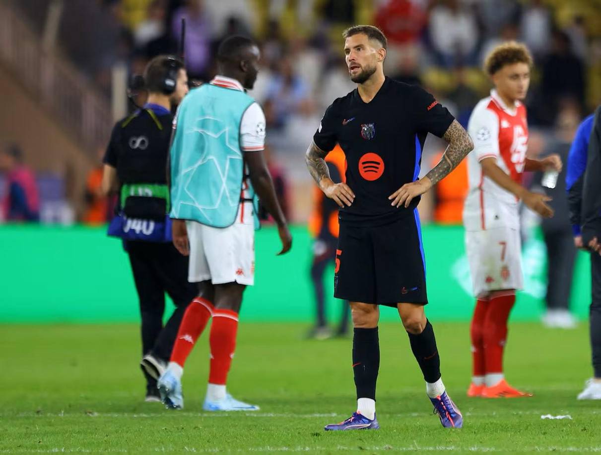 Íñigo Martínez después de la derrota del Barcelona contra el Mónaco en el estreno en Champions de Hansi Flick.