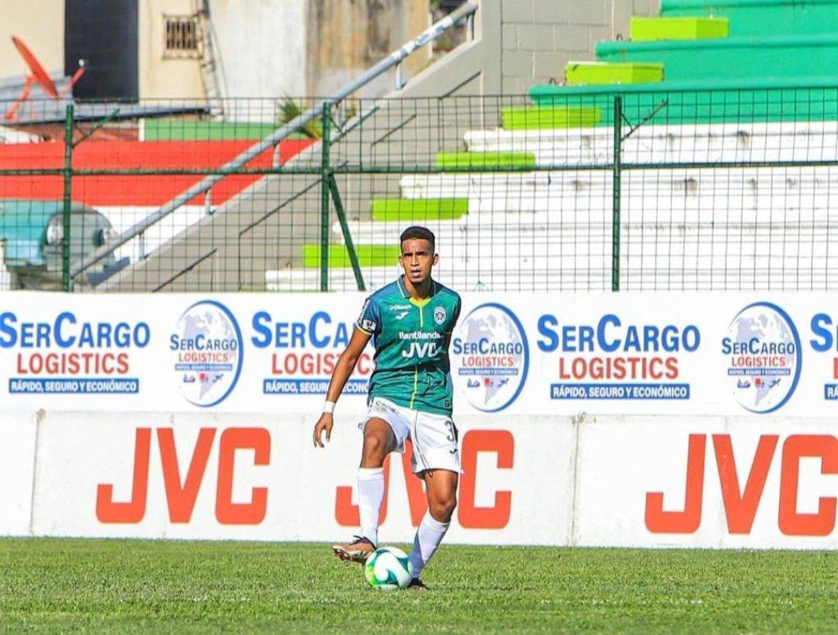 El defensor ecuatoriano John Jairo Jiménez no sigue en el Marathón por decisión de Salomón Nazar. Fue considerado el torneo anterior como el futbolista más caro de la Liga Nacional de Honduras.