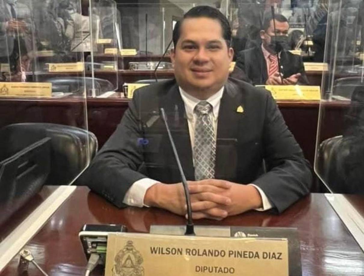 Finalmente, el parlamentario Wilson Pineda, del Partido Nacional, fue a sesiones solo cuatro días en el primer semestre del presente año. 